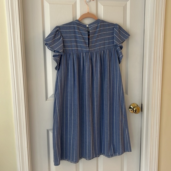 Womens size M dress. - Picture 2 of 3